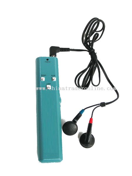 FM  auto scan radio with  earphone  and torch from China